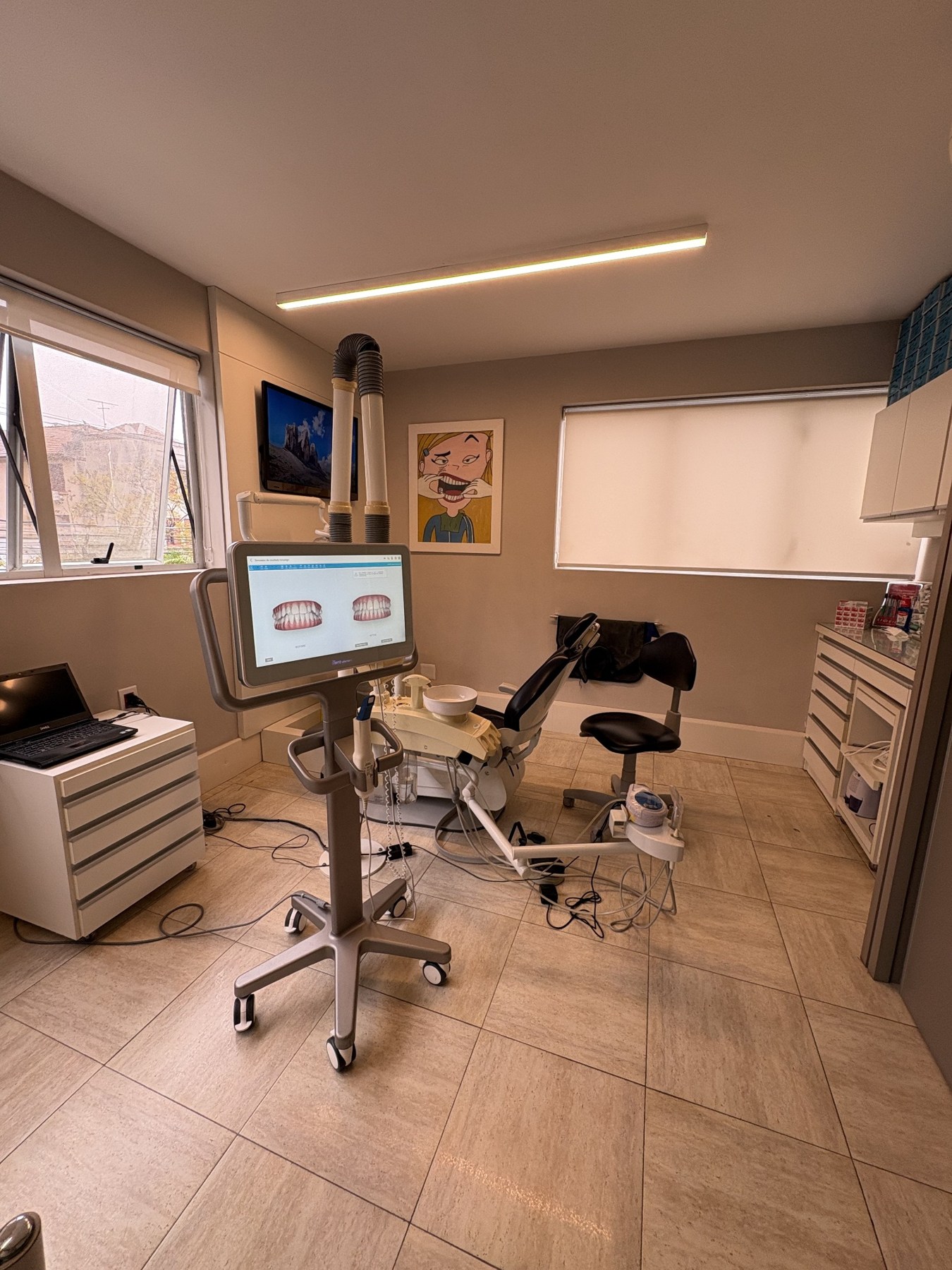 Sala de atendimento e scanner intraoral