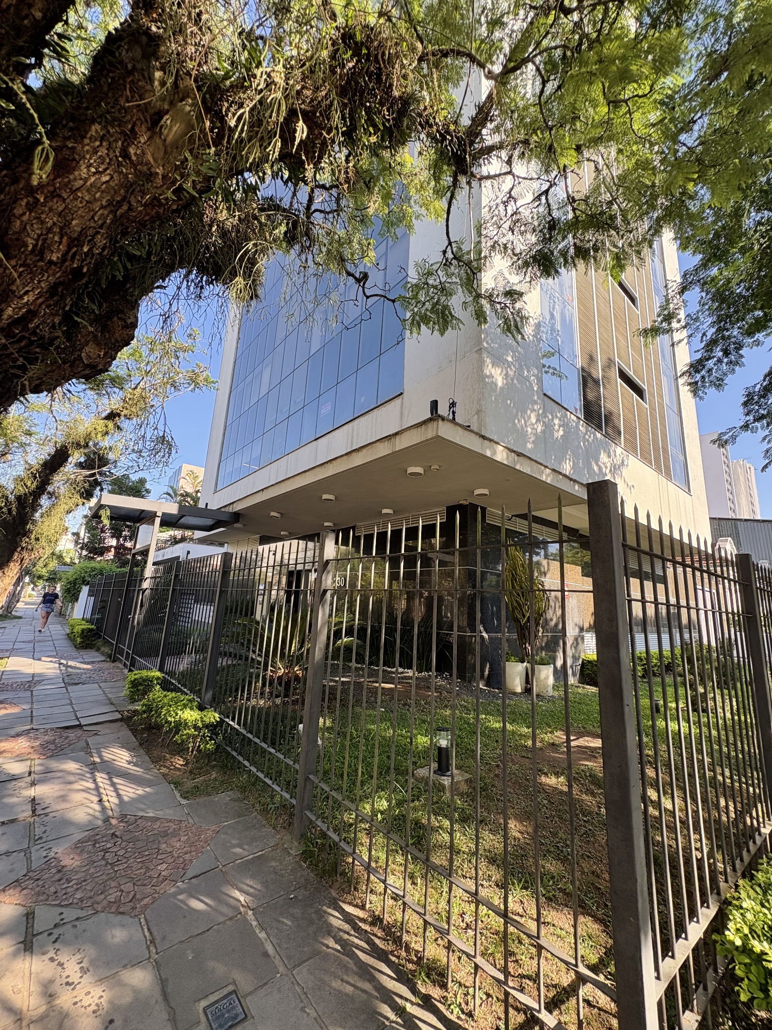Fachada do edifício onde fica o consultório